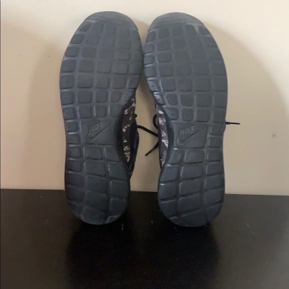 Men’s Nike Roshe Run. - Picture 5 of 5
